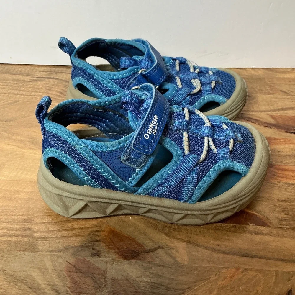 OshKosh B'gosh Water Sandals Toddler Size 6 Blue Closed Toe Washable Bump Toe